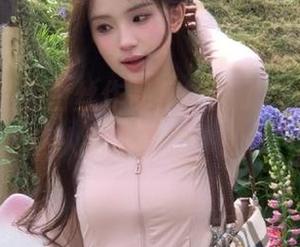被72斯私房白丝作品集震撼了，分享更是让人目不暇接！.txt