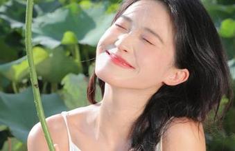 最新图册发布：共享Asagiriai在浴缸里的时尚与艺术之美.txt