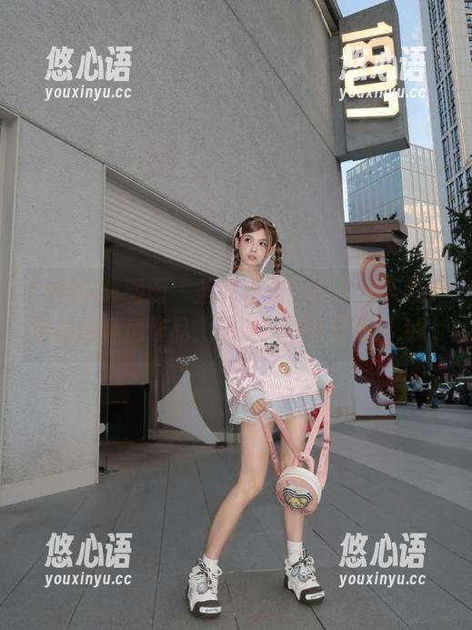 Feilin嗲囡囡 - 圣诞特辑：SiByl李思宁带来的私房作品，感受她的节日祝福.txt