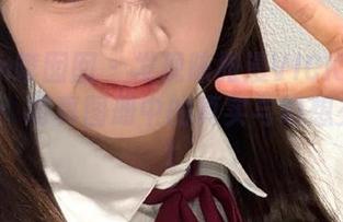 Feilin嗲囡囡 – 发现陈雅漫VICKY的自拍之美：写真图册中的真实与幻想交织.txt