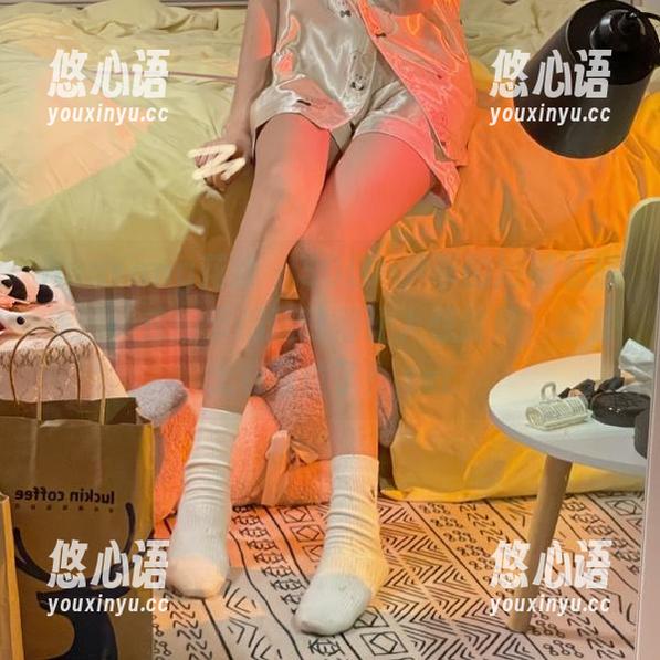 HuaYang花漾-SOLO-尹菲 HuaYang花漾 - SOLO-尹菲的短裤私房美图,连细节都精致得让人想跪拜,真是太有品位了!.txt
