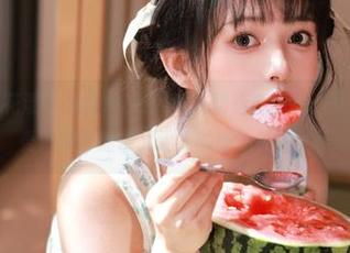 HuaYang花漾 – 葛征Model睡衣精选套图——透过镜头，感受她那份温馨又迷人的慵懒气息.txt