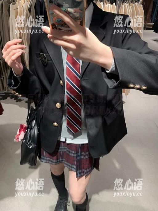 LD零度摄影 - 美图写真专辑：糖糖在泳池中演绎绝美夏日风情.txt
