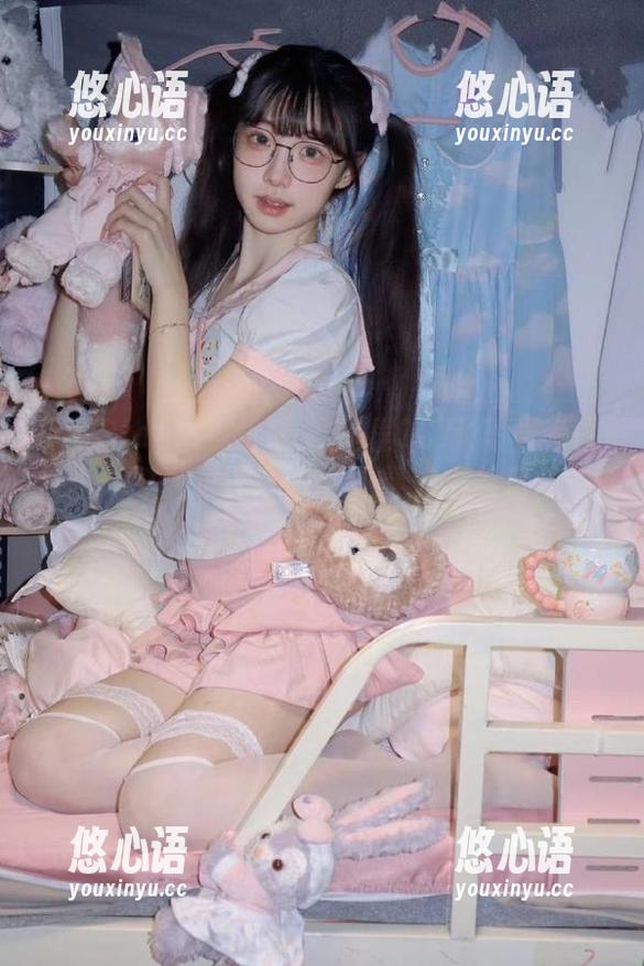 MFStar模范学院 - 程程CCJK写真套图分享：感受难以言喻的青春魅力与自信.txt