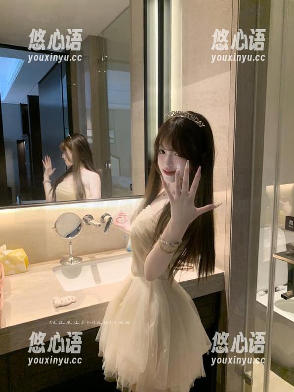 MFStar模范学院 - 与软软酱一同享受居家生活，全集原图展现她的风格魅力.txt