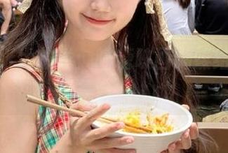 超清壁纸大放送：喵糖映画蝴蝶结女仆写真集合集.txt