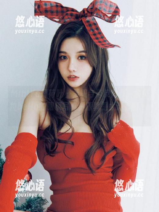 MintYe薄荷叶 - 柔美与俏皮并存，佘贝拉bella的眼镜写真资源真是太迷人啦.txt