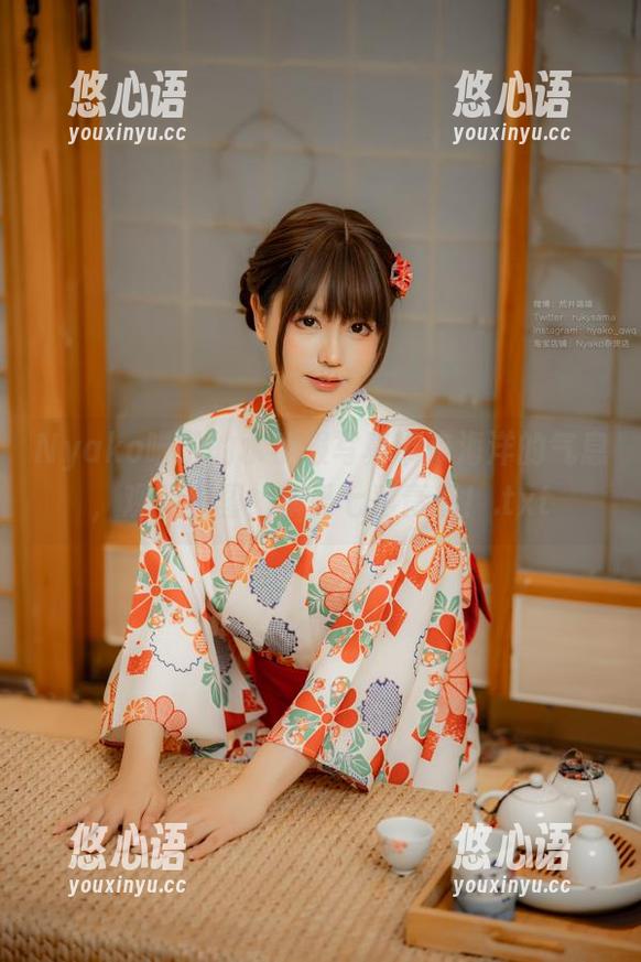 Nyako喵子的水手服写真带来海洋的气息，观看原图，享受七彩青春！.txt