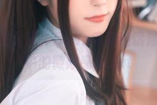 绝美私拍分享：Quan冉有点饿修女图集中的微妙感动.txt