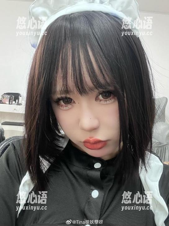 找寻节日的灵感，Tina很妖孽呀的圣诞节限定cos原图，精致细腻不容错过.txt