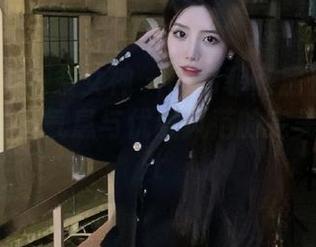 TouTiao头条女神 – 高韩菲私房长腿图集：展现青春气息与优雅风范的完美结合.txt