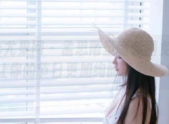 UGirls尤果网 – 孟思雨圣诞套图免费下载，让你的节日更加绚丽多彩！.txt