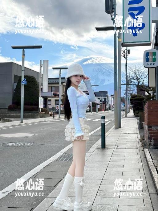 UGirls尤果网 - 张小西Ann厨娘美图资源，带你领略舌尖上的美食与灵动写真.txt