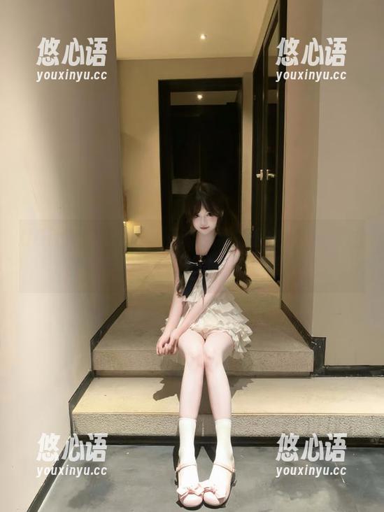 UGirls尤果网-杨乔之 UGirls尤果网 - 拥有杨乔之的私房吊带图包,感受时尚与个性的碰撞.txt