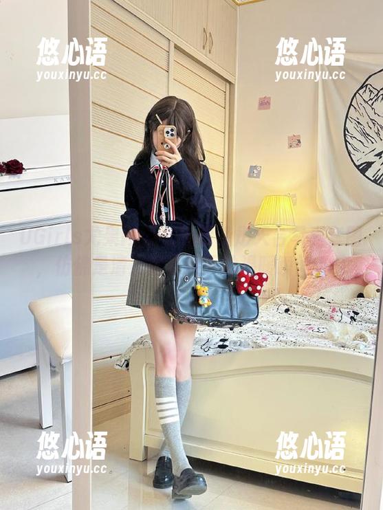 UGirls尤果网 - 最新谭晓彤天台写真套图，仿佛是清晨阳光洒下的温暖瞬间.txt