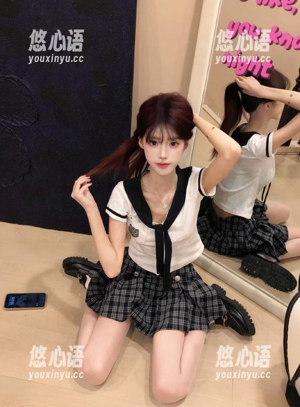 UGirls尤果网-谭晓彤 UGirls尤果网 - 感受谭晓彤黑白写真合集中的每一张照片,让我们一起走进她的艺术世界.txt