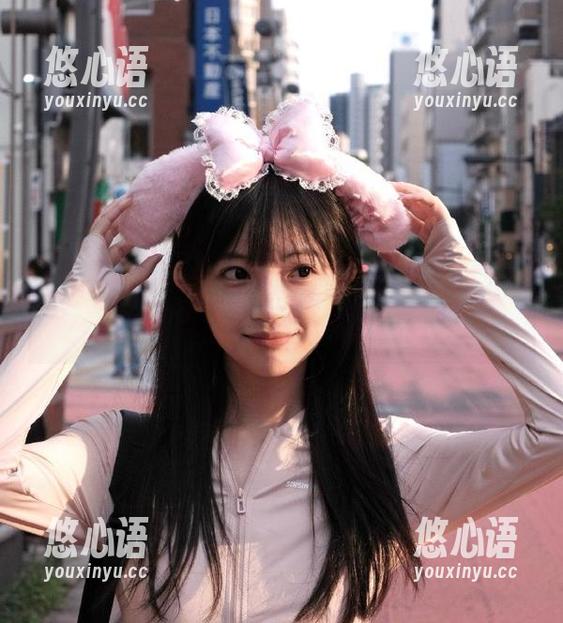 UGirls尤果网 - 窥探陈雅漫的办公室生活：精选写真图包让你大开眼界！.txt
