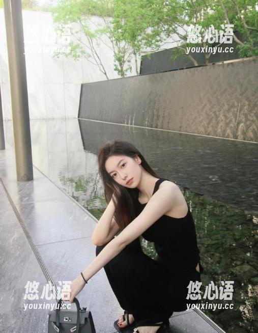 XIAOYU语画界 - 重磅更新！允儿Claire蕾丝图集再次引领潮流，绝美画面不容错过！.txt