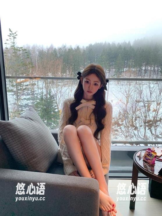 XIAOYU语画界 - 美丽与激情交织，杨晨晨sugar薄纱猩红内衣作品的高清图片.txt