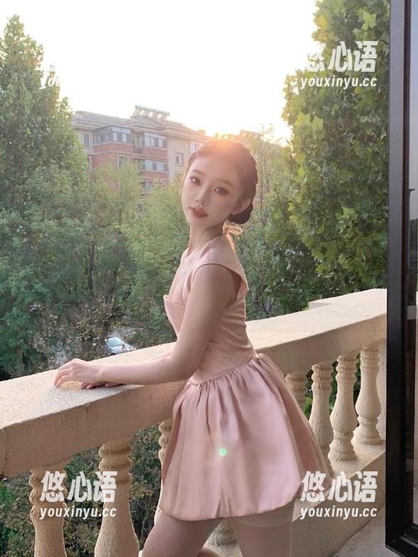 XIAOYU语画界 - 打卡杨晨晨sugar少女作品集：独特风格与绝美瞬间的资源分享.txt