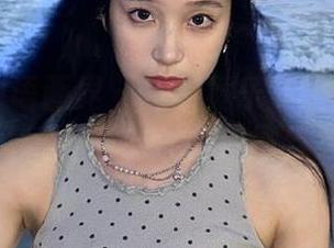 XIAOYU语画界 – 探索黄乐然的眼镜在线图集，感受她与时尚的碰撞与灵感.txt