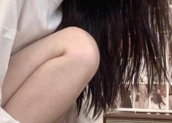 XINGYAN星颜社 – 在无圣光的世界里，白一晗的泳装写真带来别样风情.txt