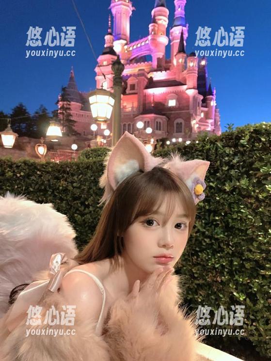 Xiuren秀人网 - Candy糖糖与网袜的梦幻结合，探索写真资源的无限可能性！.txt