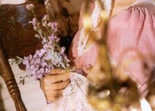 Xiuren秀人网 – Laura苏雨彤的修女写真，观看原图展现的不一样视觉体验.txt