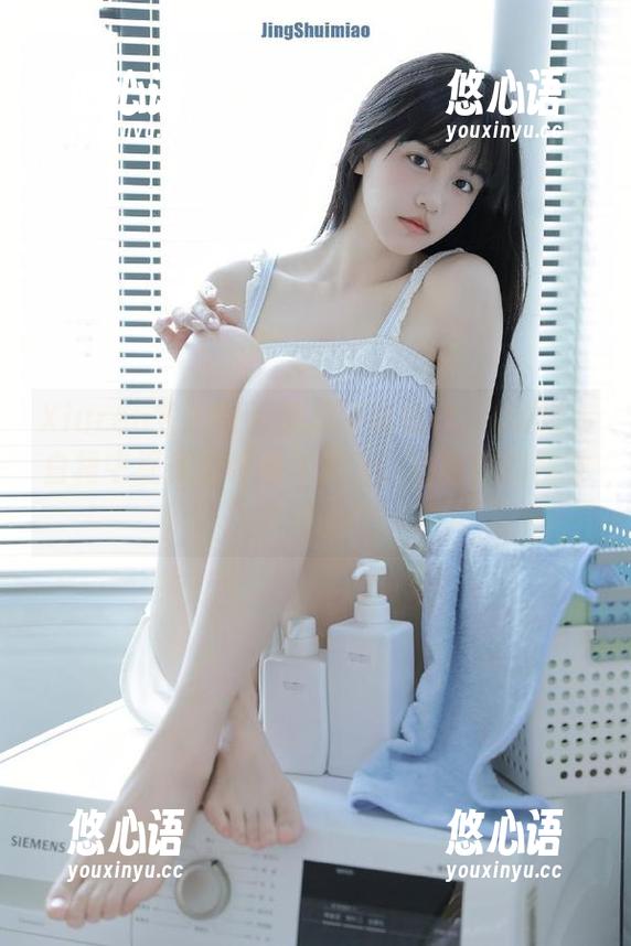 Xiuren秀人网-UU酱 Xiuren秀人网 - 私房写真新作:UU酱在白裙中绽放的优雅与灵动,唤醒你的视觉享受.txt