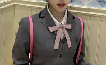 Xiuren秀人网 – sophie余冰的内衣写真集精彩分享：捕捉她独特魅力与时尚感的瞬间.txt