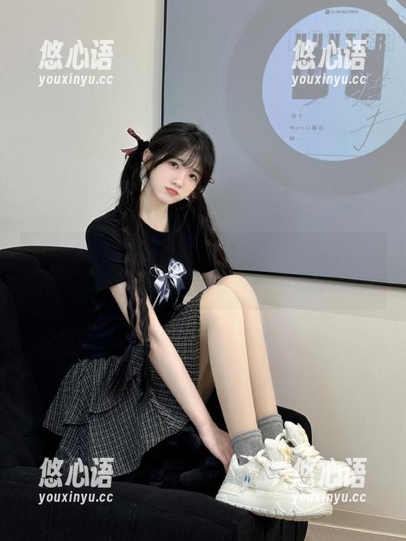 Xiuren秀人网 - 吃白菜的vi菜菜泳装高清作品，释放你的夏日梦想与幻想.txt