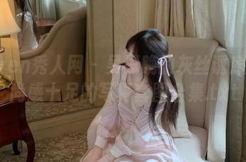 Xiuren秀人网 – 吴思晚的灰丝诱惑：时尚感十足的写真套图合集.txt