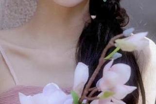 Xiuren秀人网 – 周周不吃香菜高清自拍分享，展现她对生活的热爱，让我们一起探索她的摄影旅程！.txt