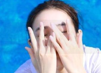 Xiuren秀人网 – 不看不知道，徐微微mia的油亮写真原图一看让你大跌眼镜！.txt