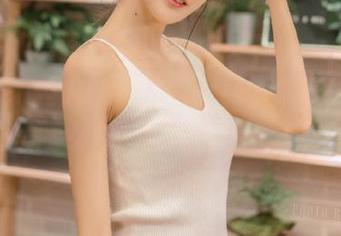 Xiuren秀人网 – 从容优雅，杨晨晨Yome私拍美腿女神套图让你心动不已！.txt