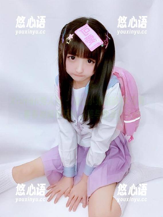 Xiuren秀人网 - 柚柚小奶瓶的JK写真，看看她如何玩转甜美与性感！.txt