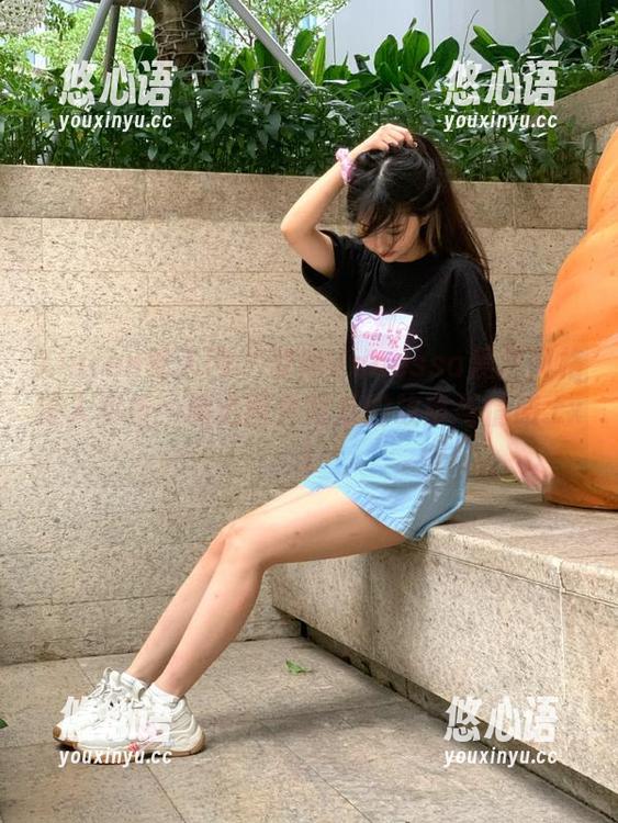 Xiuren秀人网 - 梦娜Vanessa黑色风格深入解析：精选图片背后的故事与情感.txt