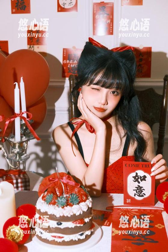 Xiuren秀人网 - 王馨瑶Yanni女神的个人写真合集：流淌在图片中的优雅气息.txt