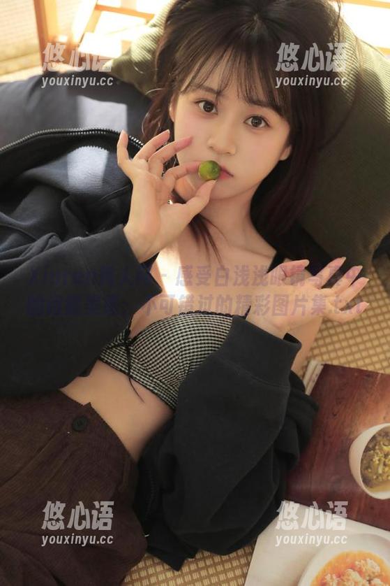 Xiuren秀人网 - 感受白浅浅眼镜写真中的诗意美感：不可错过的精彩图片集.txt