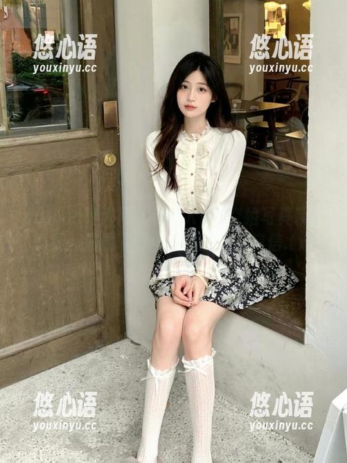 Xiuren秀人网 - 芭比KIKI空姐写真精选图集：展现飞行生活的时尚与自信.txt