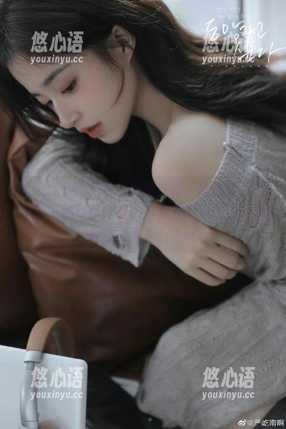 Xiuren秀人网 - 更新分享：陆萱萱独特导游主题写真作品，带你领略风景与风情的完美结合！.txt
