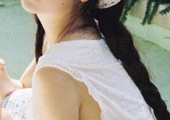 Yebin(전예빈)的宅家私房写真原图，捕捉日常生活中的独特瞬间.txt