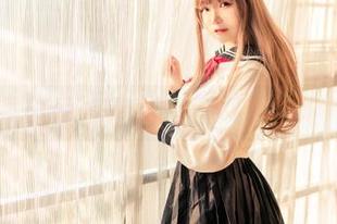 校服魅力无限，Yoko宅夏美图壁纸展现少女心的妹汤物语.txt