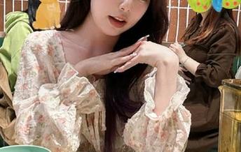 YouMi尤蜜荟 – 洋溢青春气息！娜娜子yy的户外私房图片作品大赏.txt