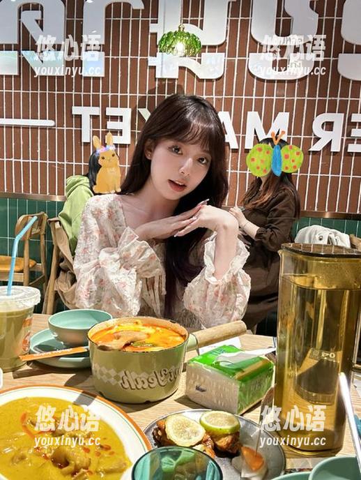 YouMi尤蜜荟 - 洋溢青春气息！娜娜子yy的户外私房图片作品大赏.txt