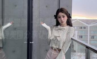 YouMi尤蜜荟 – 探索梦心月的睡衣之美，免费美图分享让你心动不已！.txt