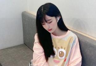 YouMi尤蜜荟 – 福利图包：穆菲菲秘密背后的故事与她的写真魅力.txt