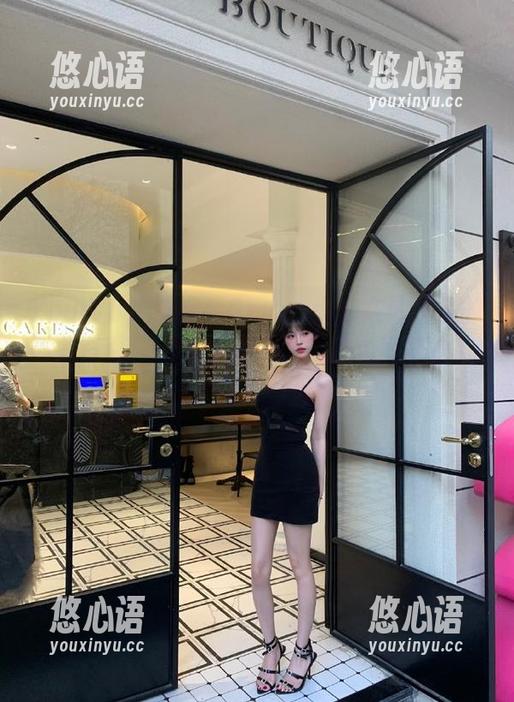 YouWu尤物馆 - Seven小七在泳装里的高清写真，记录了属于夏天的无尽欢愉.txt