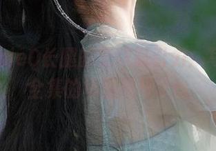 感受ZinieQ长腿的无限吸引力：写真作品全集的华丽展现.txt