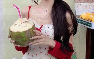beautyleg – 透过定制镜头，Iris的日常图片记录下心灵深处的故事.txt